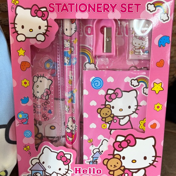 Hello Kitty Gift Set - Picture 11 of 15